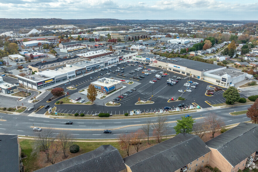 122-150 Cranbrook Rd, Cockeysville, MD for lease - Building Photo - Image 1 of 21