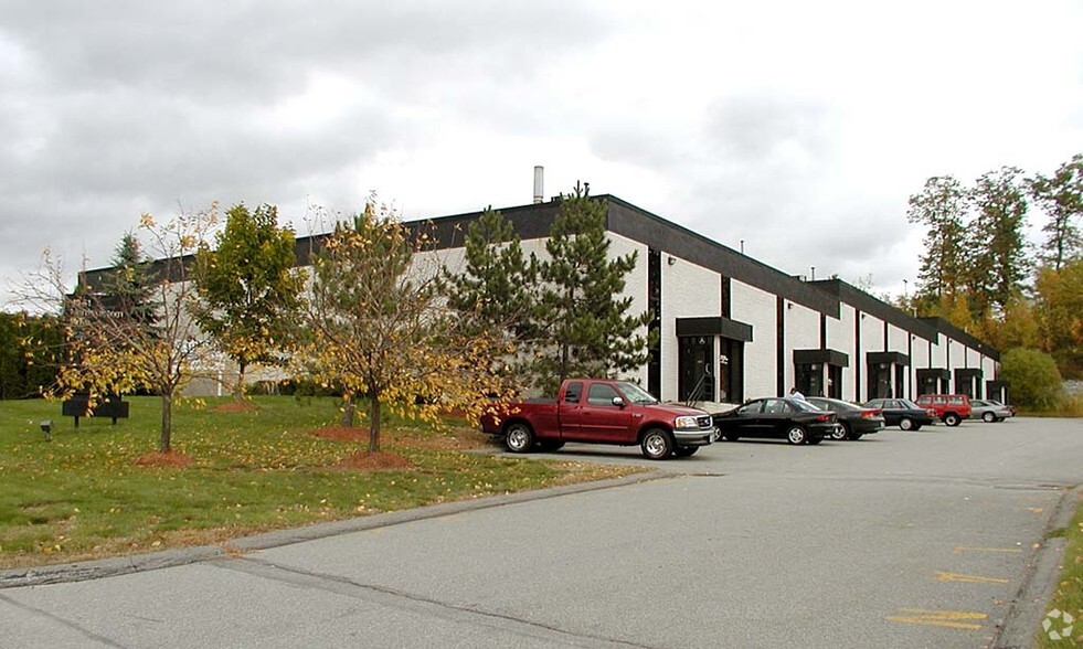 51 Northwestern Dr, Salem, NH for lease - Building Photo - Image 3 of 10