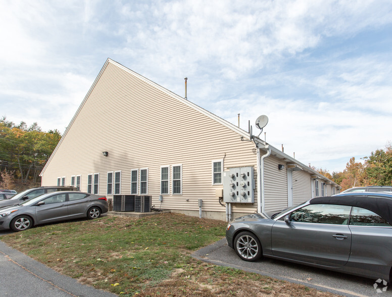 128 Main St, Sturbridge, MA for lease - Building Photo - Image 2 of 11