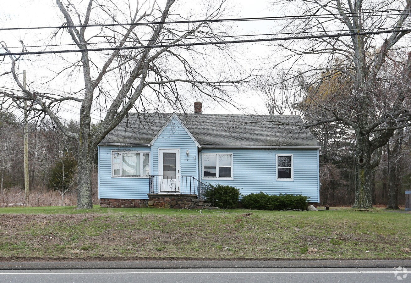 2091 West St, Southington, CT 06489