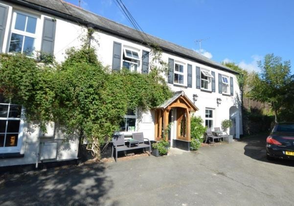 The Crown Inn, Ilfracombe for sale - Primary Photo - Image 1 of 1