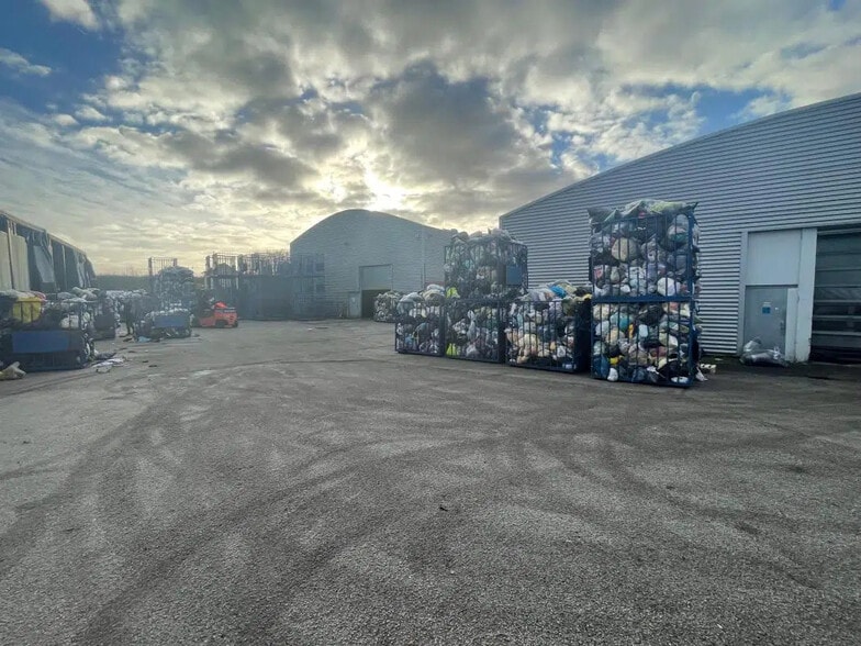 Office in Vernon for lease - Construction Photo - Image 3 of 5