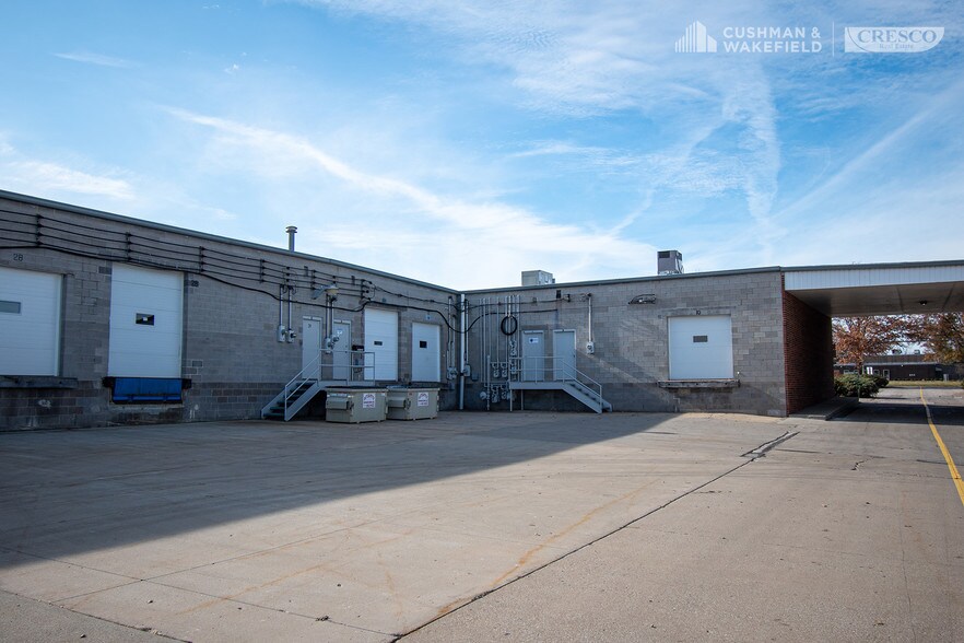 200-298 Alpha Park, Highland Heights, OH for lease - Building Photo - Image 3 of 4