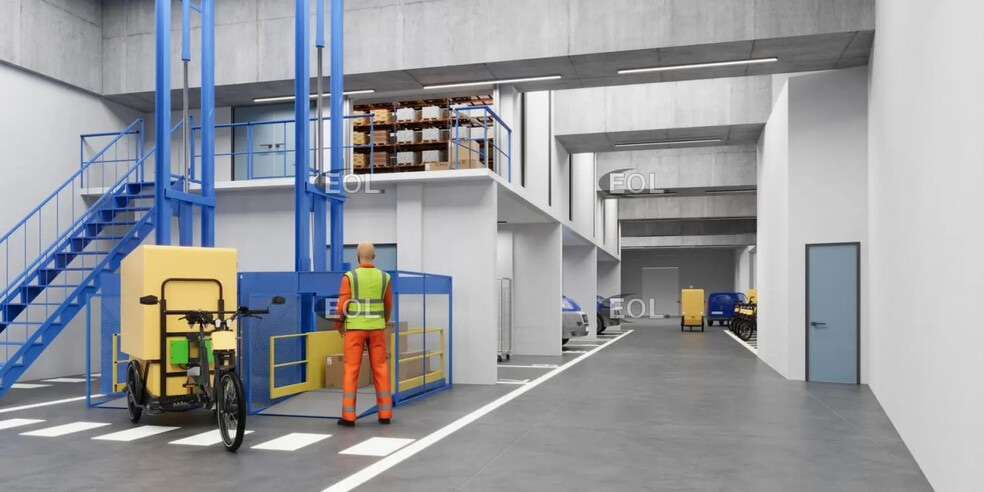 Industrial in Paris for lease - Building Photo - Image 2 of 10