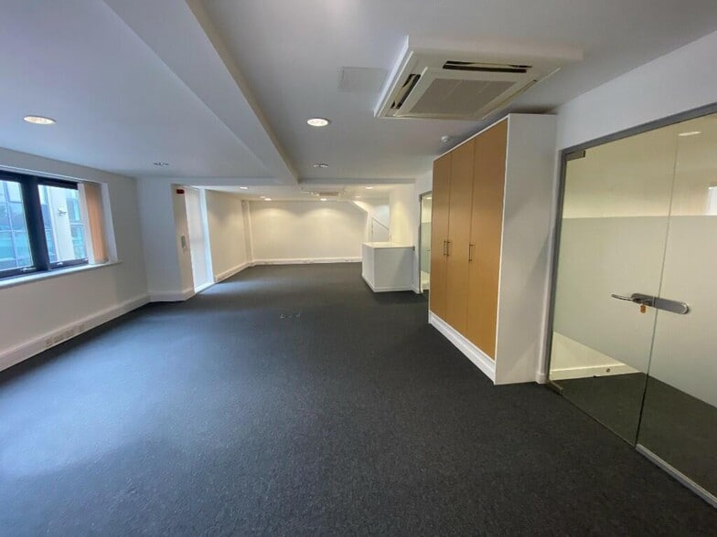 Union St, Newcastle Upon Tyne for lease - Interior Photo - Image 2 of 11
