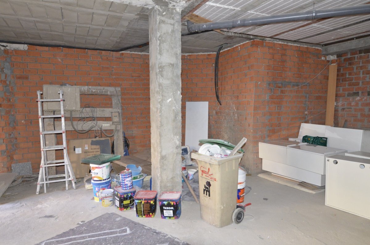 Retail in Salamanca for lease Building Photo- Image 1 of 14