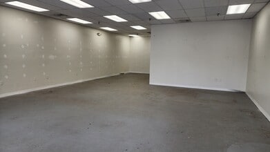 705-709 Milford Rd, Merrimack, NH for lease Building Photo- Image 2 of 9