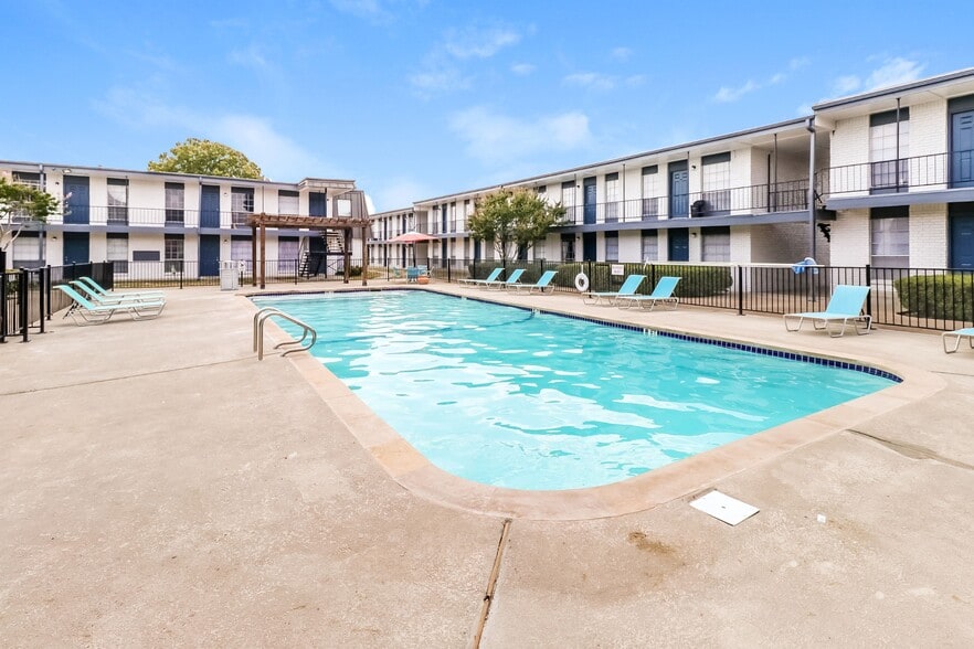 3300-3310 E Rancier Ave, Killeen, TX for sale - Building Photo - Image 1 of 30