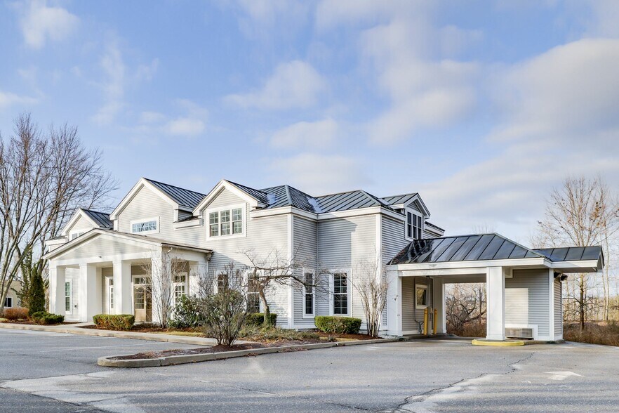 5068 Shelburne Rd, Shelburne, VT for sale - Primary Photo - Image 1 of 1