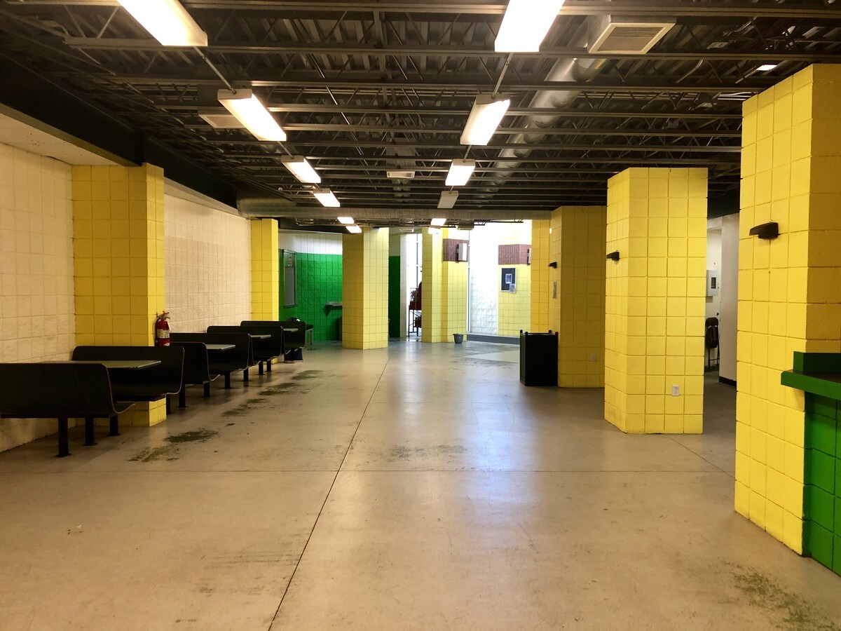 8155 Oliver Rd, Erie, PA 16509