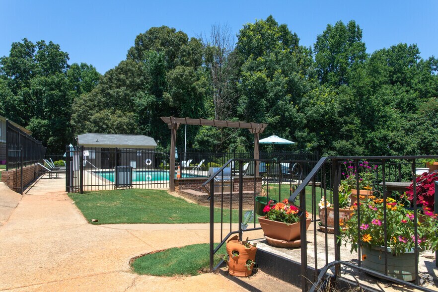 2363 N Cliff Colony Dr, Gainesville, GA for sale - Building Photo - Image 1 of 1