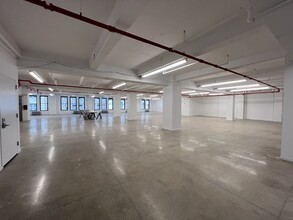 256 W 38th St, New York, NY for lease Interior Photo- Image 2 of 4