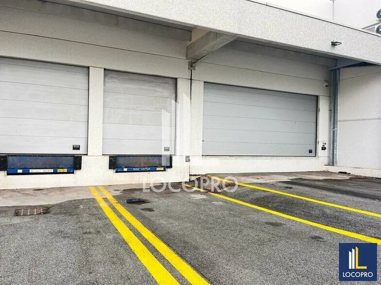 Flex in Puget-sur-Argens for lease - Building Photo - Image 3 of 6