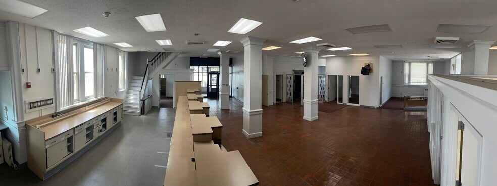 219 Grand Ave, New Haven, CT for lease - Interior Photo - Image 2 of 11