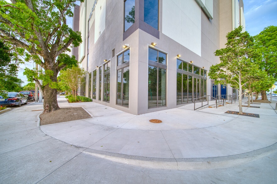 5402 W Flagler St, Coral Gables, FL for lease - Building Photo - Image 3 of 29