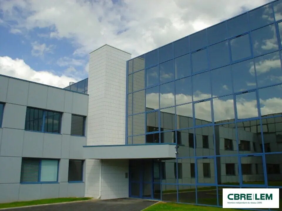 Office in Hérouville-Saint-Clair for lease Building Photo- Image 1 of 11