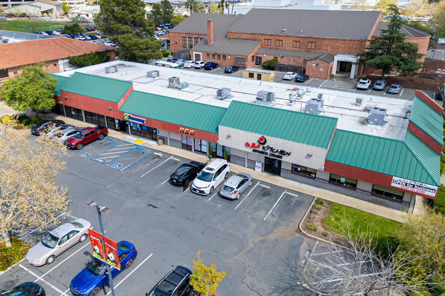 4603-4605 Broadway St, Sacramento, CA for lease - Building Photo - Image 1 of 9