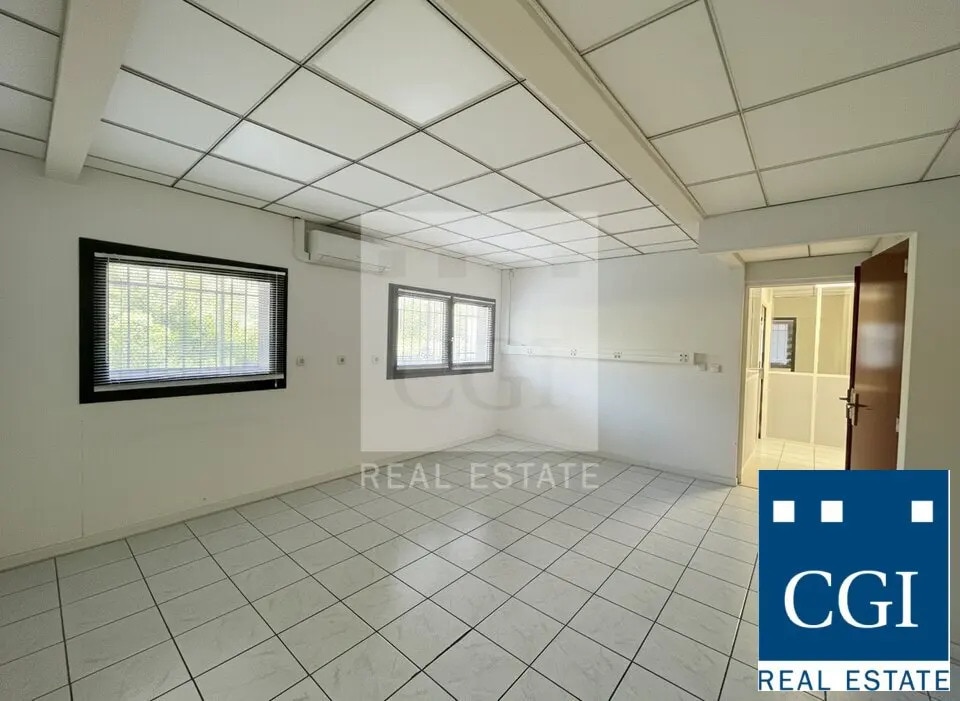 Office in Meylan for sale Interior Photo- Image 1 of 4