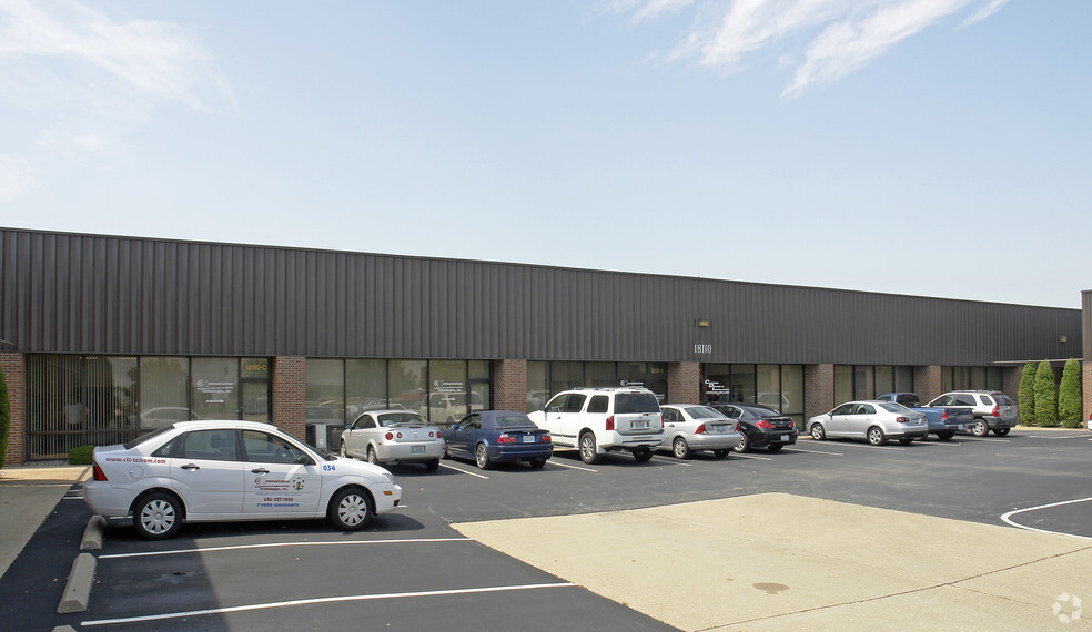 18102 Chesterfield Airport Rd, Chesterfield, MO for lease - Building Photo - Image 1 of 17