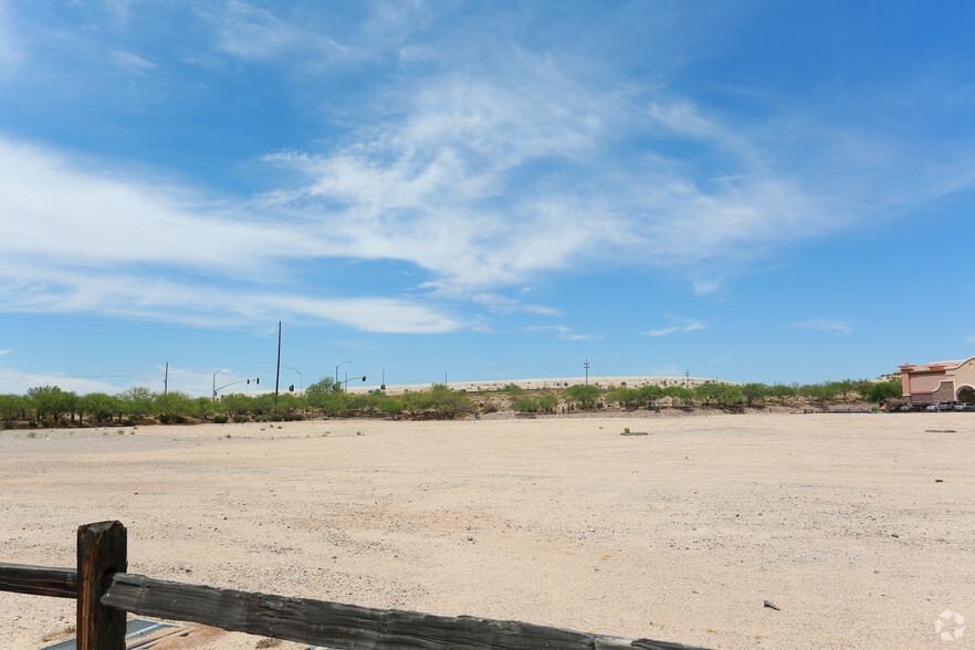 15990-16060 S Rancho Sahuarita Blvd, Sahuarita, AZ for lease - Building Photo - Image 2 of 3