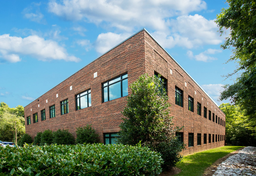 1516 E Franklin St, Chapel Hill, NC for lease - Building Photo - Image 1 of 7