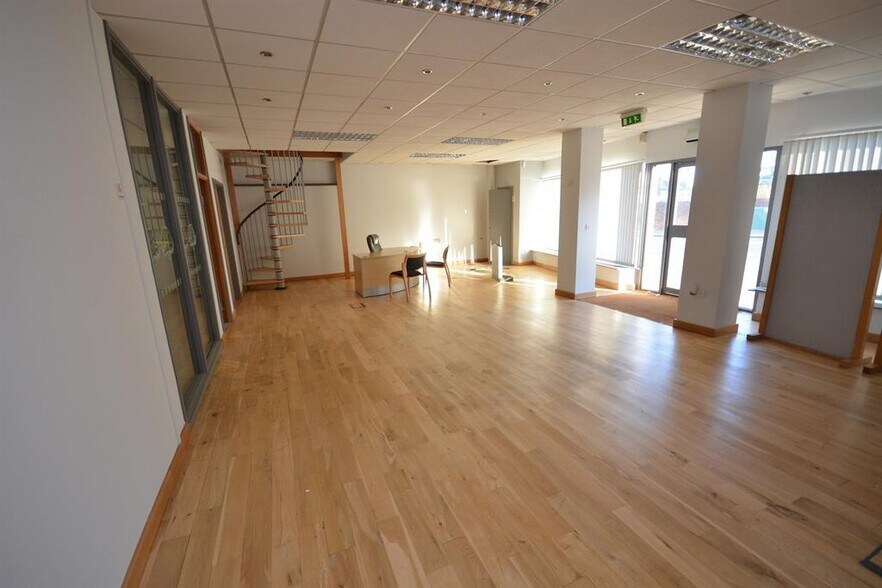 128-130 Fowler St, South Shields for lease - Building Photo - Image 3 of 11