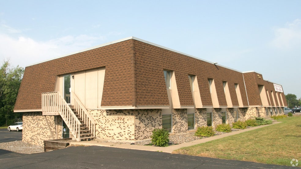 950 County Highway 10, Spring Lake Park, MN for lease - Building Photo - Image 2 of 6
