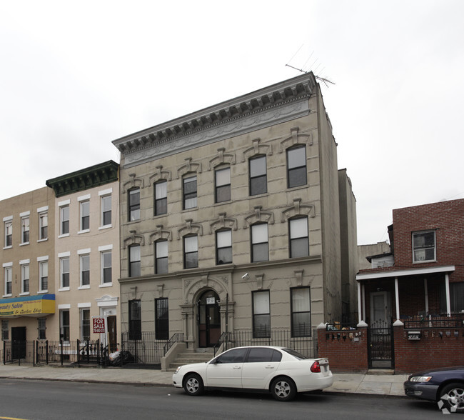 102 Patchen Ave, Brooklyn, NY for sale - Primary Photo - Image 1 of 1