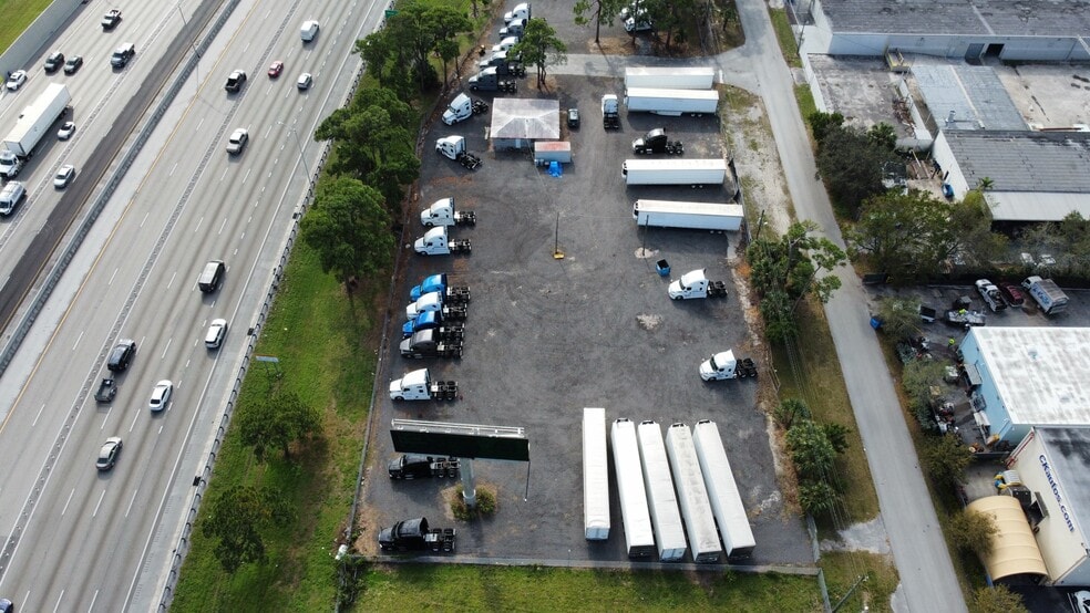 980 SW 13th St, Pompano Beach, FL for sale - Building Photo - Image 2 of 10