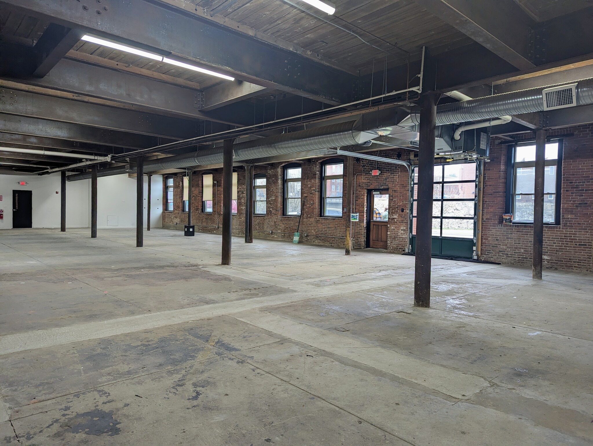 102 Main St, Saco, ME for sale Interior Photo- Image 1 of 6