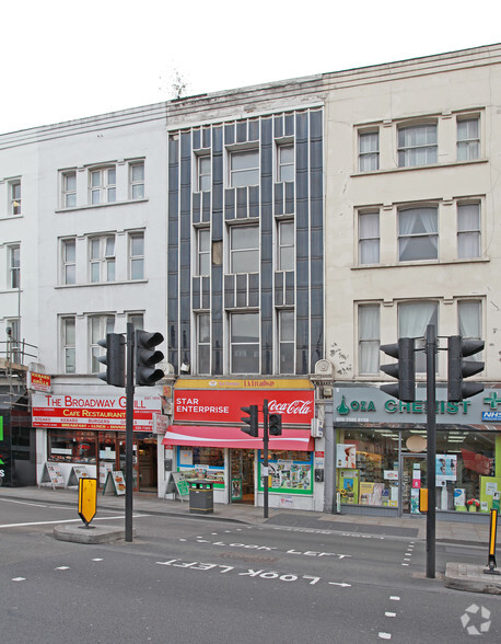 8 Fulham Broa, London for lease - Building Photo - Image 2 of 9