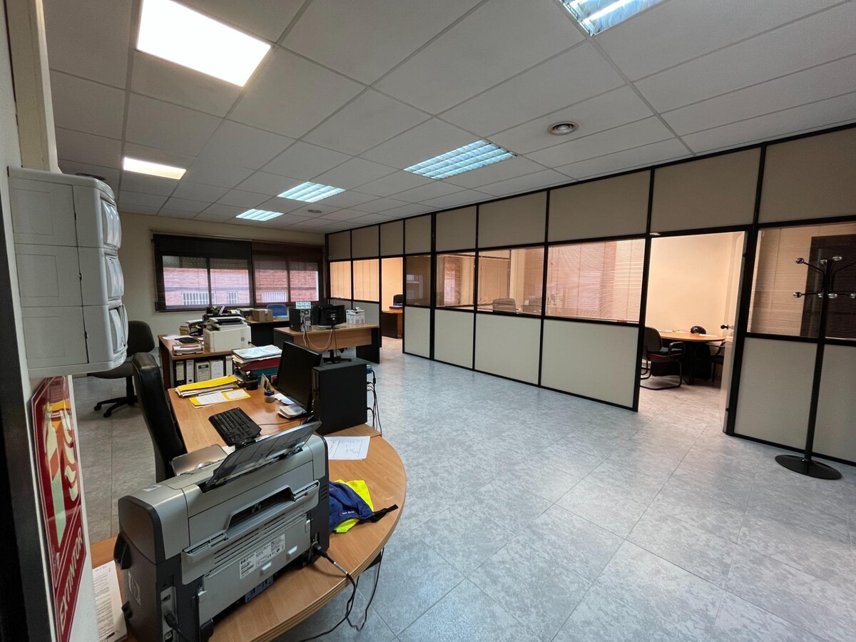 Sabadell, BAR 08205 - Unit - -  - Interior Photo - Image 1 of 28