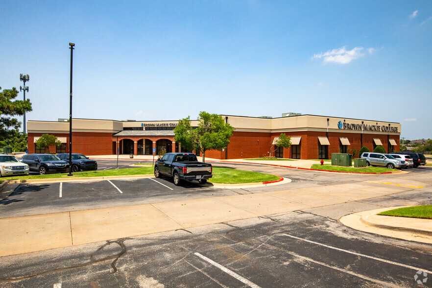 7101 NW Expressway, Oklahoma City, OK for sale - Building Photo - Image 1 of 1