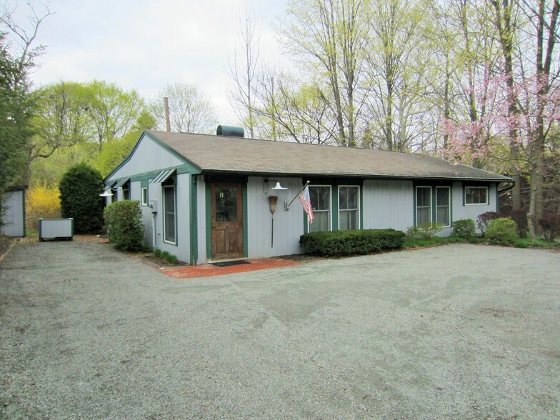 107 N Turnpike Rd, Dalton, PA 18414