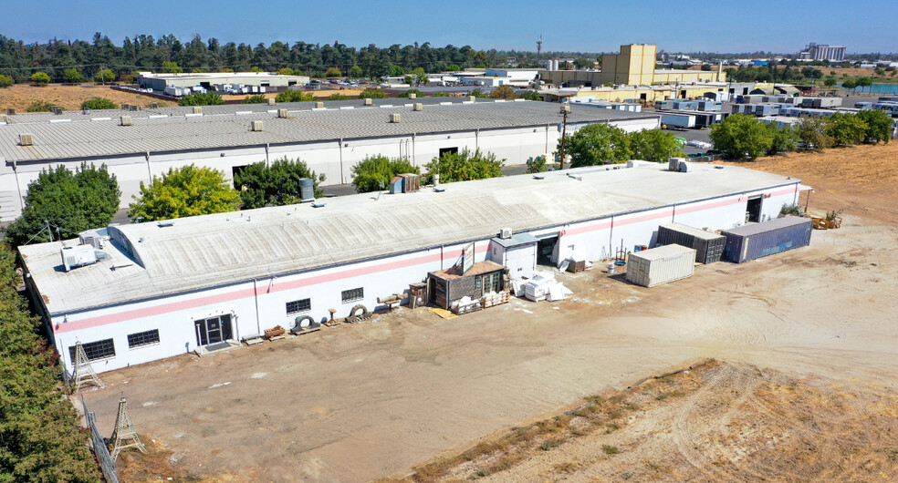 411 S West Ave, Fresno, CA for lease - Building Photo - Image 2 of 8