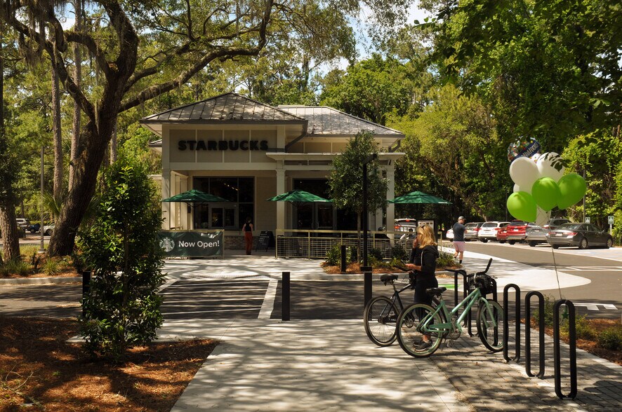 18 Pope Ave, Hilton Head Island, SC for sale - Building Photo - Image 1 of 1