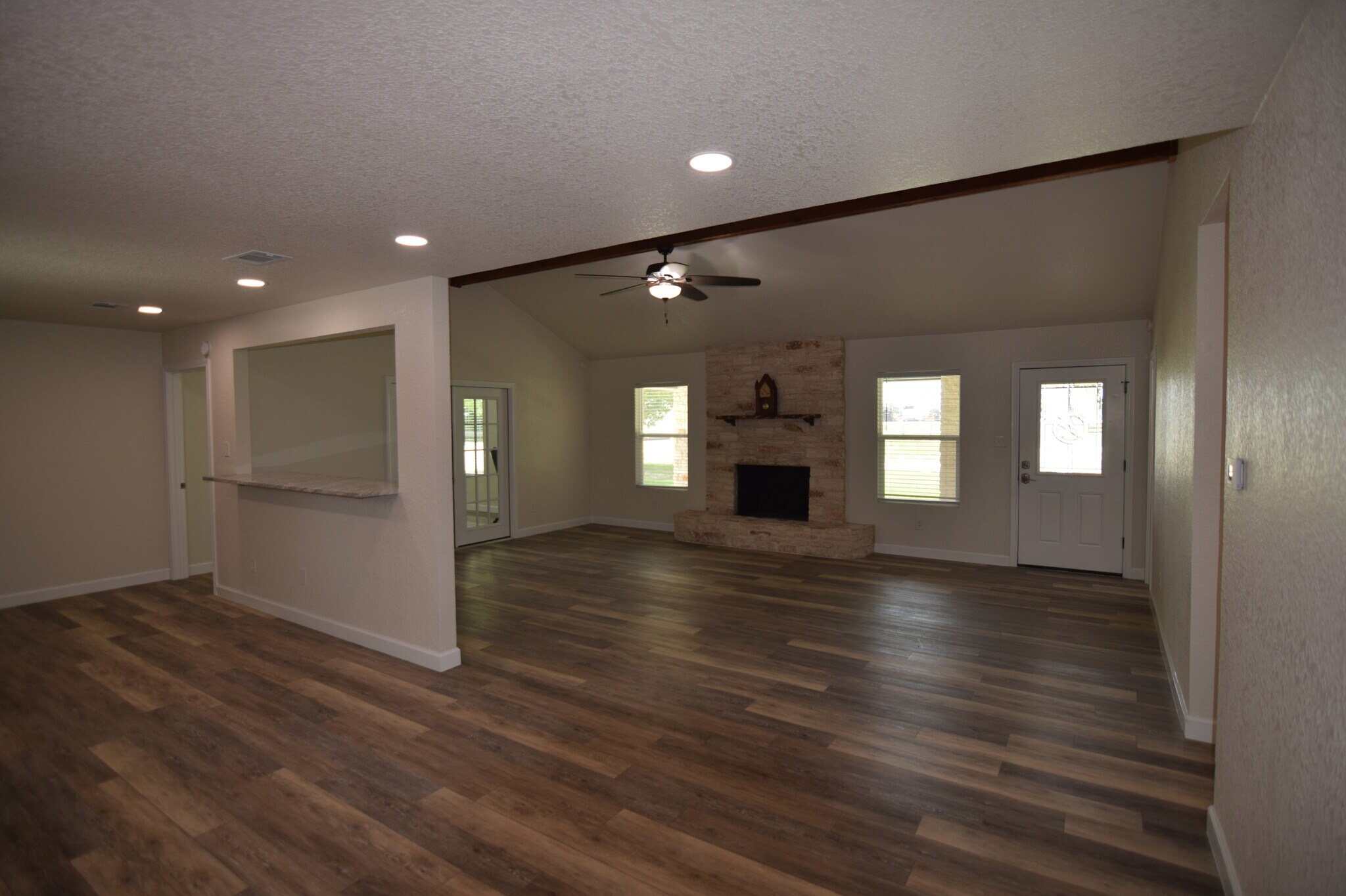 28 Old Lockhart Rd, Kyle, TX 78640 Uhland Office & Yard