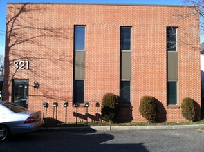 321 Main St, Woodbridge, NJ for lease Building Photo- Image 2 of 2