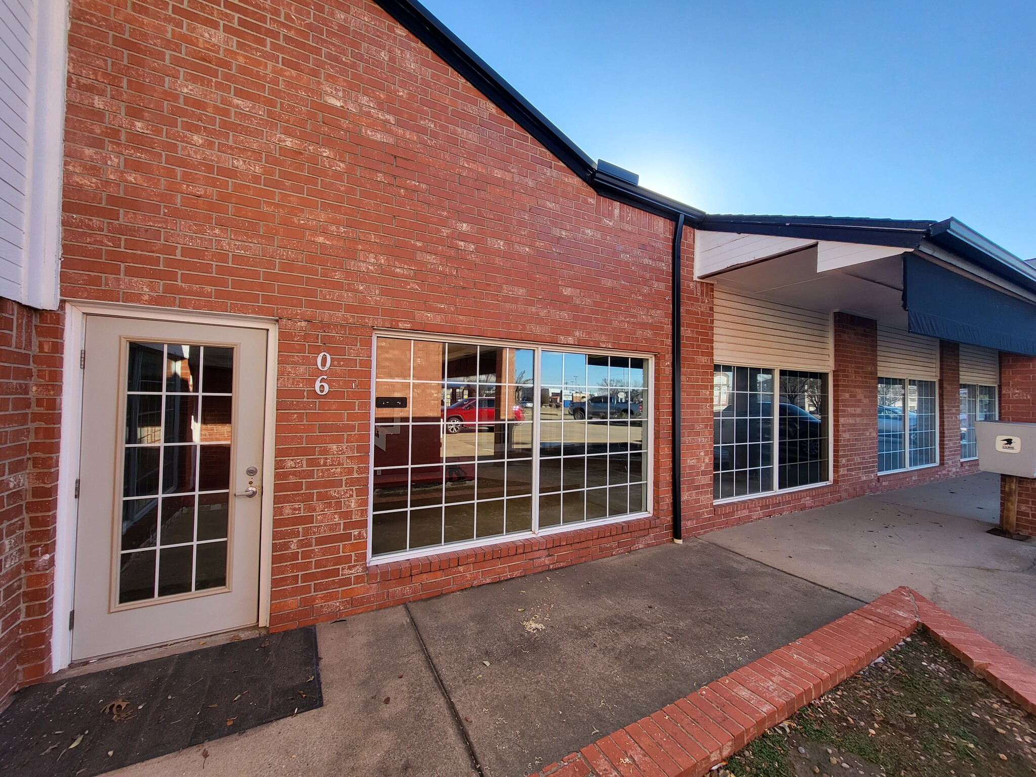 2300 S Broadway, Edmond, OK for lease Building Photo- Image 1 of 1