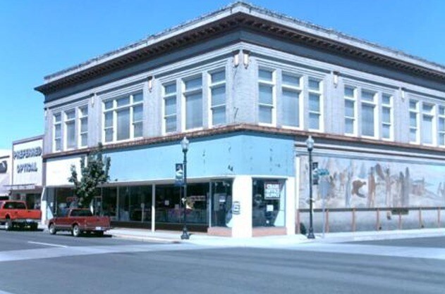 323 E 2nd St, The Dalles, OR for lease Primary Photo- Image 1 of 10