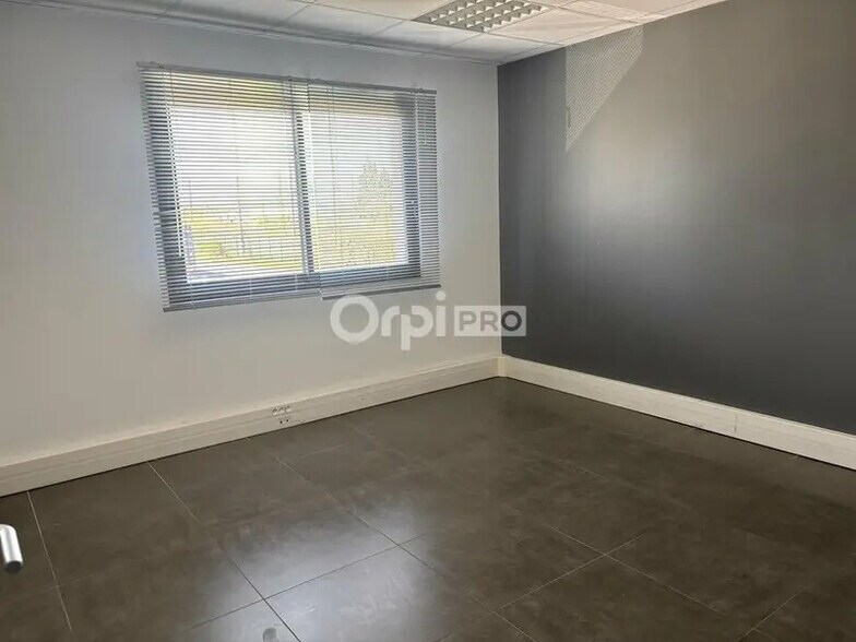 Office in Avignon for lease - Interior Photo - Image 3 of 7