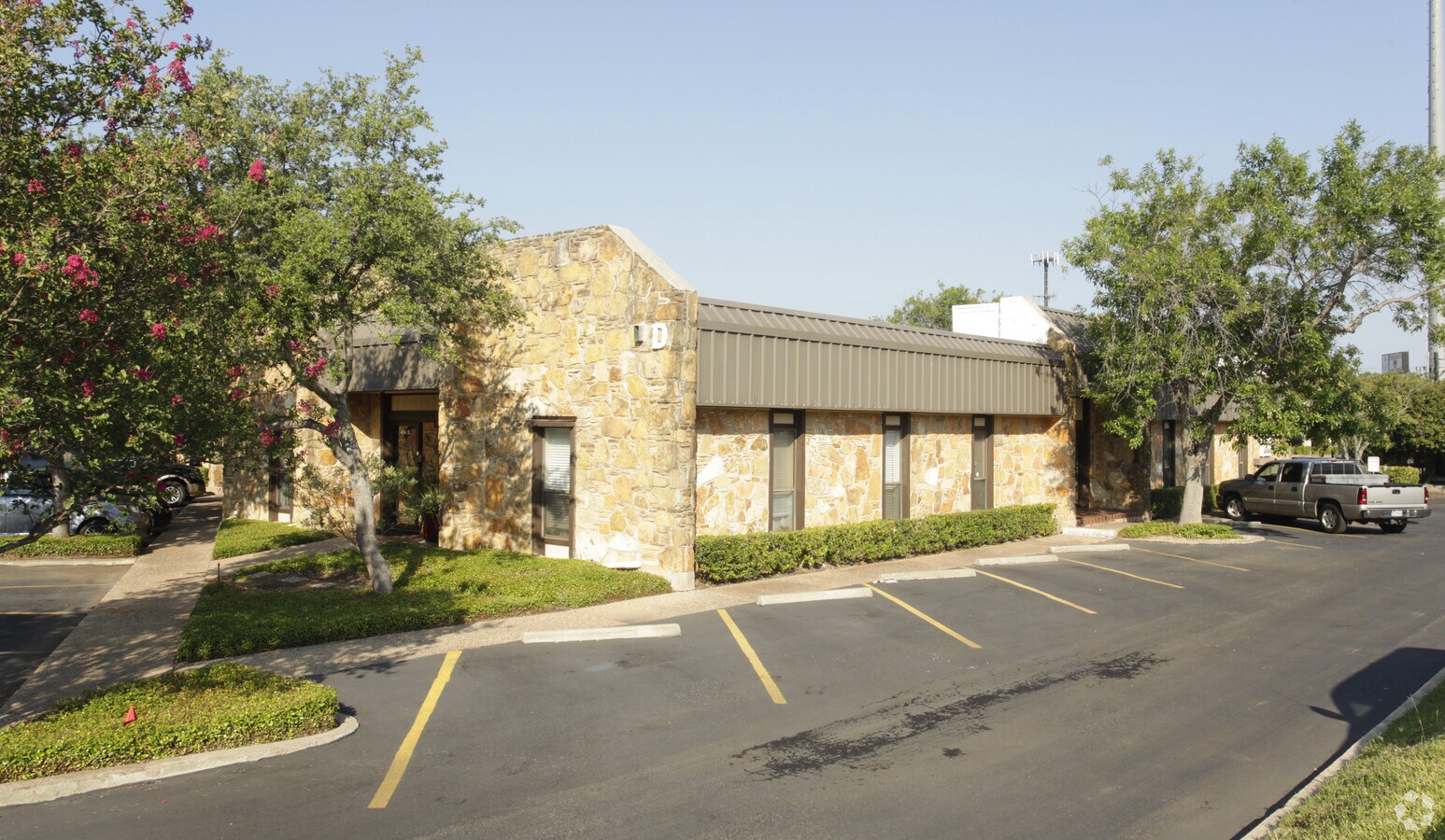 2312 Western Trails Blvd, Austin, TX 78745