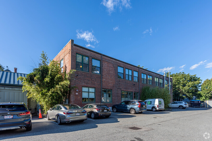 2235 Massachusetts Ave, Cambridge, MA for sale - Primary Photo - Image 1 of 1