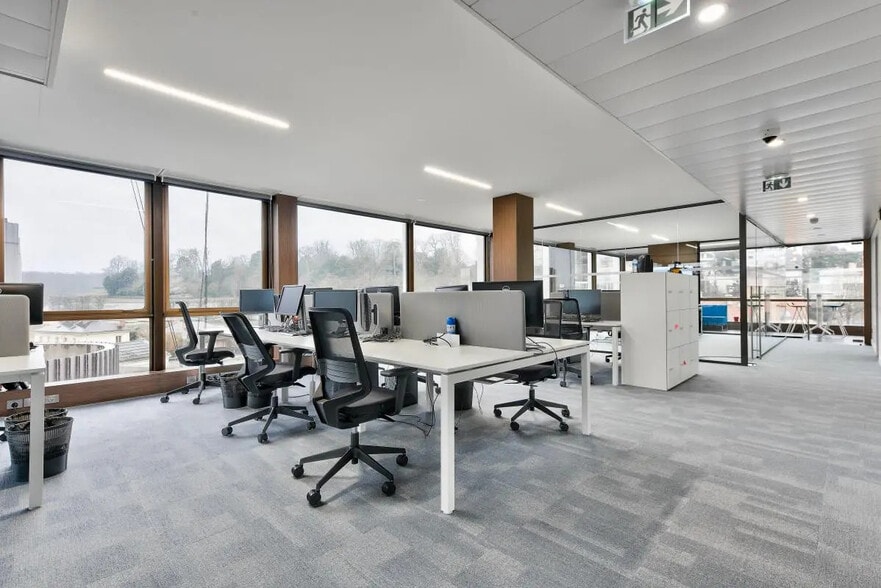 Office in Saint-Cloud for sale - Building Photo - Image 1 of 8