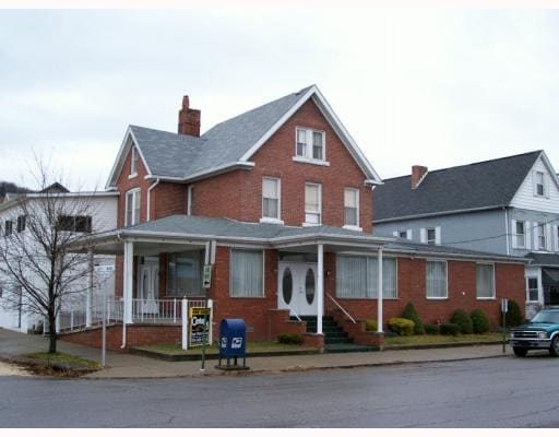 701 4th Ave, Ford City, PA for sale - Primary Photo - Image 1 of 10