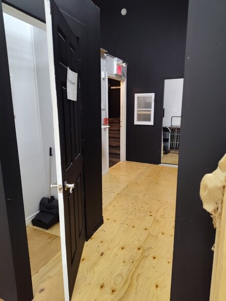 474 Queen St W, Toronto, ON for lease - Interior Photo - Image 2 of 10