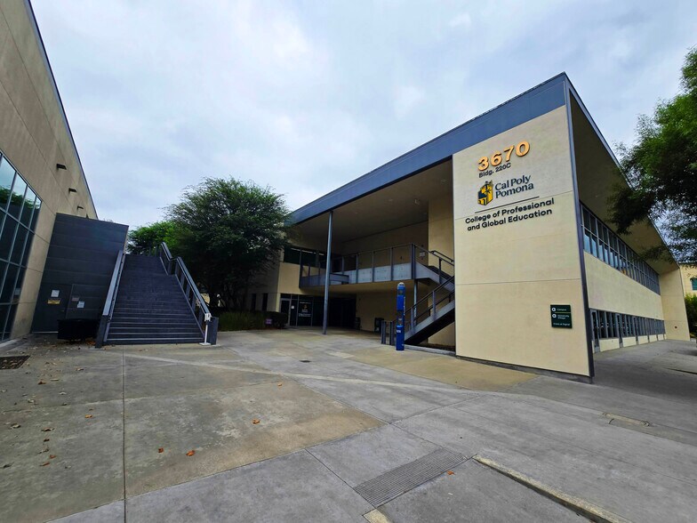 3670 W Temple Ave, Pomona, CA for lease - Building Photo - Image 2 of 14