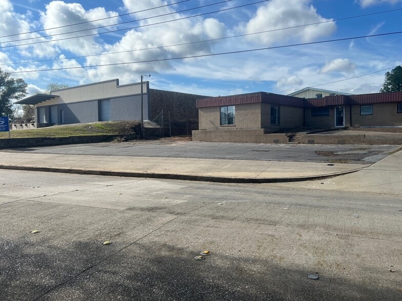 4501 Old Troup Hwy, Tyler, TX for lease - Building Photo - Image 3 of 7