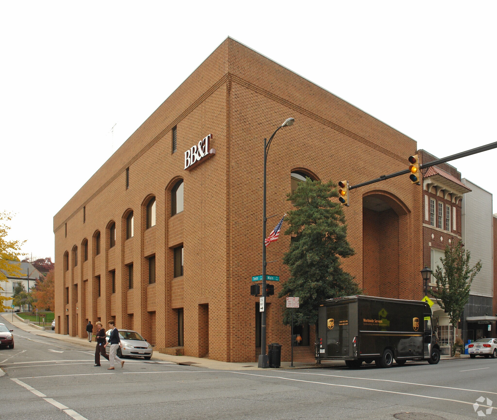 925 Main St, Lynchburg, VA for sale Primary Photo- Image 1 of 1
