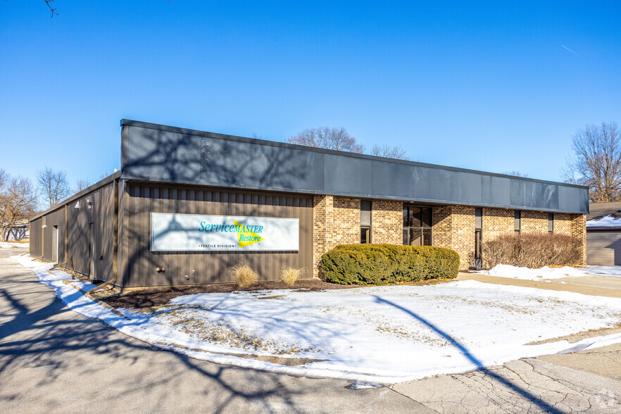 8165 University Blvd, Clive, IA for sale - Primary Photo - Image 1 of 1